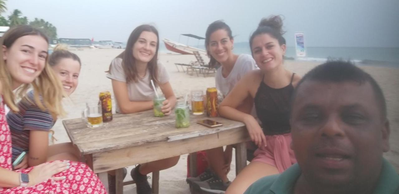 Beach Life Uppuveli Trikunamalaja Zewnętrze zdjęcie